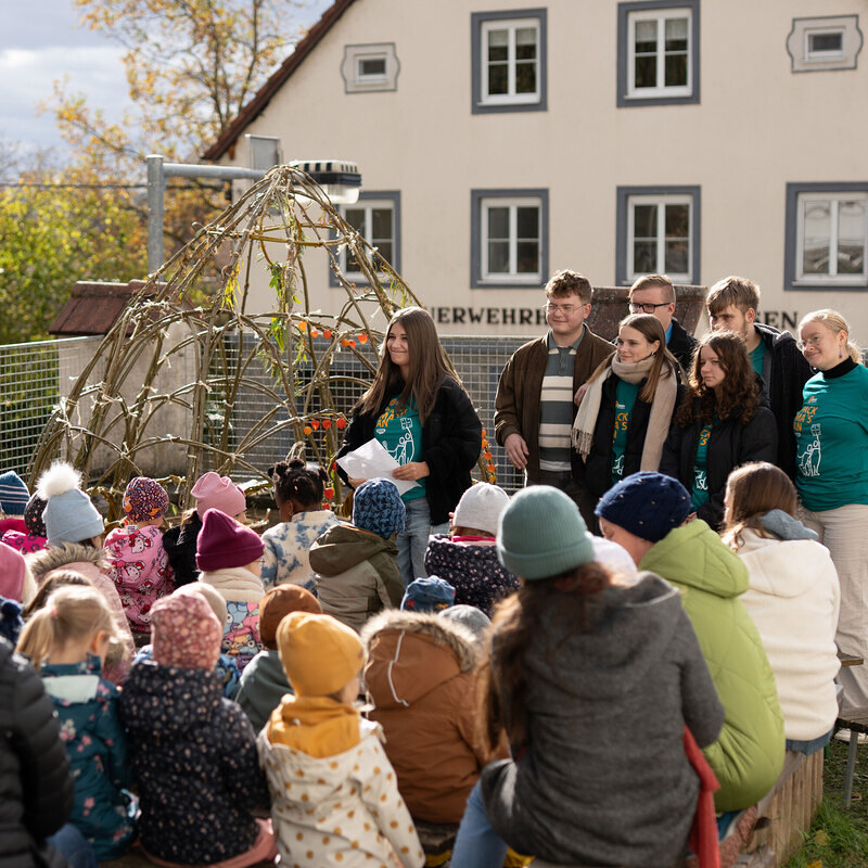 414 - Yippie - wir bauen ein Weiden-Tipi!