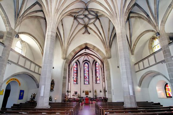Innenansicht der Perger Pfarrkirche