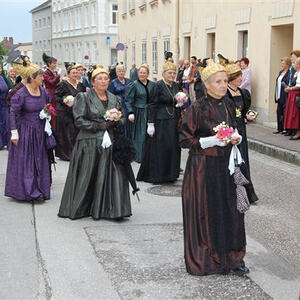 Trachtensonntag mit Ehejubilaren