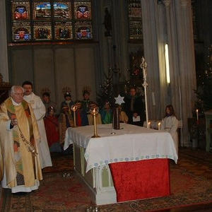 Festgottesdienst in der Pfarrkirche und  Singen nach der Messe 