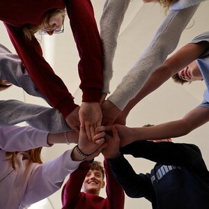 Die Vorbereitungsphase auf die Firmung ist eine spannende Zeit. Auf vielf?ltige Art und Weise werden Glauben und Leben zur Sprache gebracht. Als Erg?nzung zu den pfarrlichen Angeboten gibt es die SpiriNights.