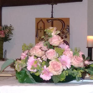 Blumenschmuck in der Moorbad-Kapelle