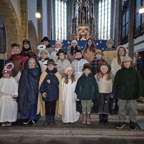 Eine lebendig gestaltete Kindermette mit einem Krippenspiel / ©Bild für die Pfarrgemeinde Eferding/Mealnie Auer
