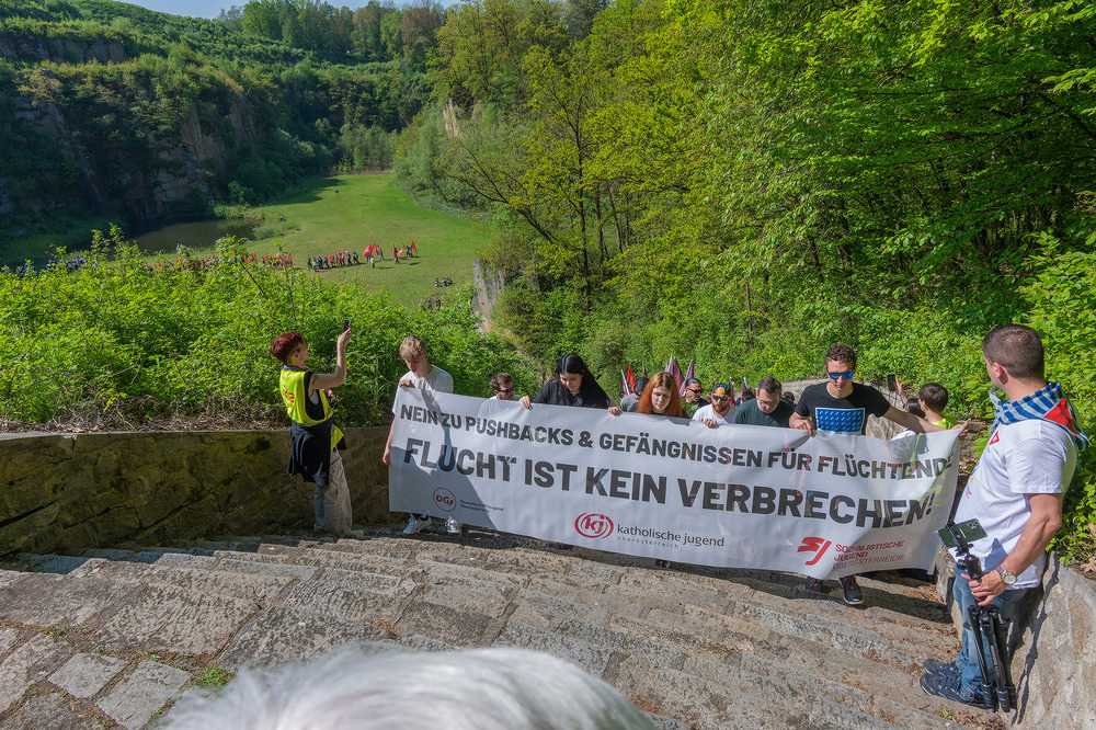 Gedenk- und Befreiungsfeier Mauthausen 2023Internationale Jugendgedenkfeier und Internationale Befreiungsfeier zum Thema „Zivilcourage“ anlässlich der 78. Wiederkehr der Befreiung des KZ-Mauthausen.Bild: Internationale Jugendgedenkfeier am Weg vom