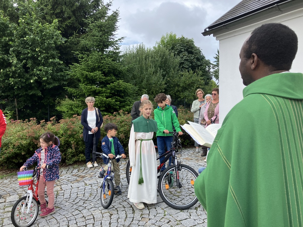 Familiengottesdienst mit Kinderfahrzeugsegnung Pramet 2025