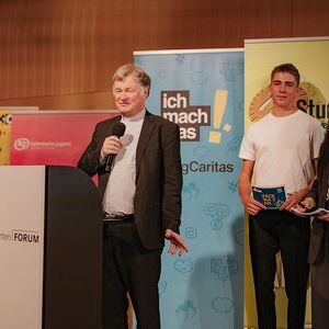 Bischof Manfred Scheuer bei seinem 72-Sekunden-Statement