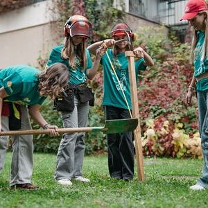 Die Bandbreite der Projekte reicht von der Neugestaltung der Räumlichkeiten eines Jugendzentrums und der Garten-Neugestaltung in einem Pfarrcaritas-Kindergarten über die Organisation eines Erntedankfestes für Bewohner:innen eines Seniorenzentrums bis