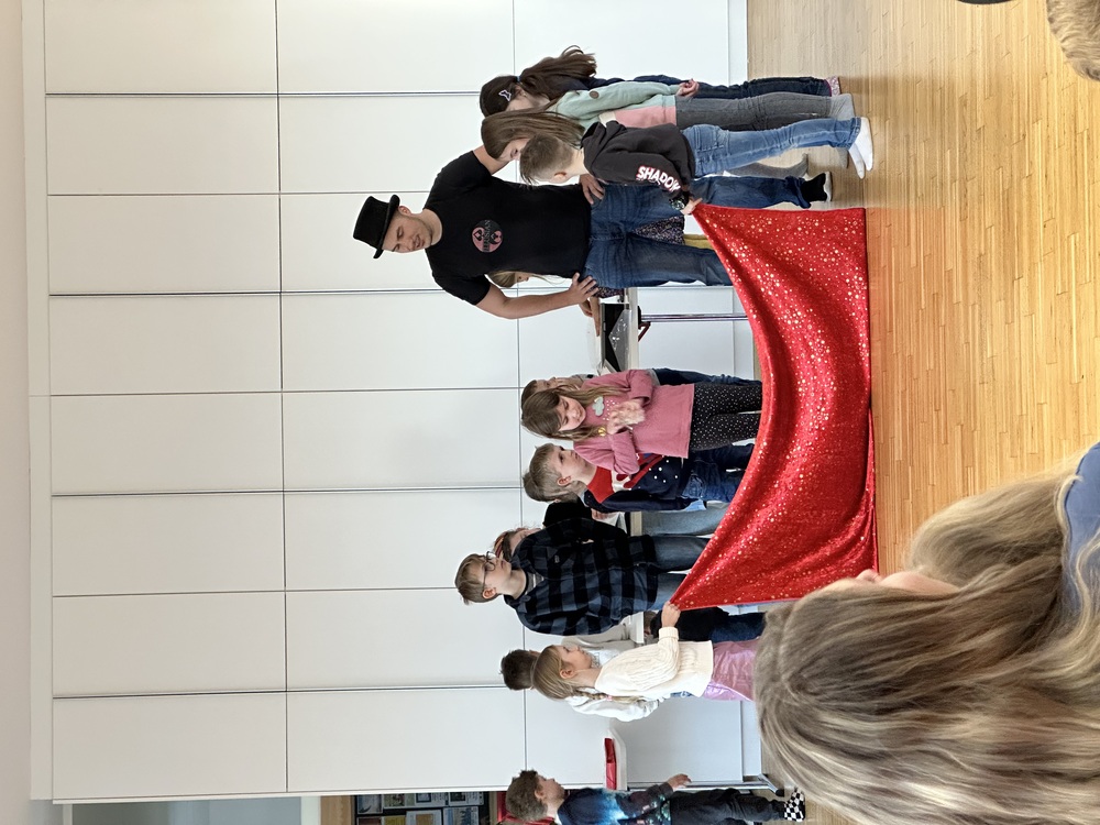 Kinder mit dem Zauberer Julian Grafenhofer