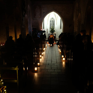 Kirche mit Kerzen