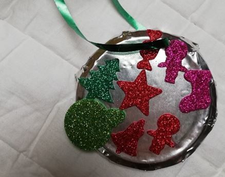 Christbaumschmuck aus Deckel