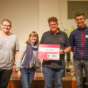 Ehrenamtlichen-Ehrung der Kath. Jugend. Laudatio und Preisübergabe an Stefan Asböck für sein jahrelanges Engagement für die Kath. Jugend Oberösterreich. Bild: v.l.n.r. Fabian Hofer, Magdalena Lorenz, Stefan Asböck, Fabian Raml. Foto Jana Hofer