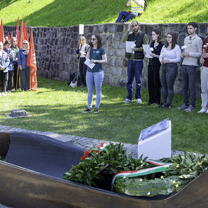 Gedenk- und Befreiungsfeier in Mauthausen zum 80. Jahrestag der Befreiung unter dem Motto 'Gemeinsam für ein 'Niemals wieder!''. Jugendgedenkfeier beim Kinder- und Jugenddenkmal