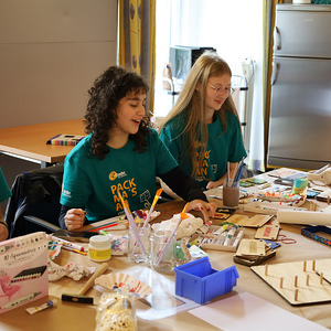 402 - Gemeinsam durchs Jahr - Holzkalender fürs Seniorenwohnhaus