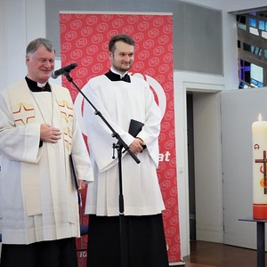 Bischof Manfred Scheuer ist begeistert von der Stimmung