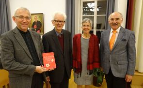 V. l.: Bischofsvikar für Bildung Dr. Johann Hintermaier, Autor Univ.-Prof. em. Dr. Johannes Marböck, Univ.-Prof.in Dr.in Susanne Gillmayr-Bucher (alttestamentliche Bibelwissenschaft, KU Linz) und der Leiter des Bibelwerks Linz Dr. Franz Kogler (Hrsg.